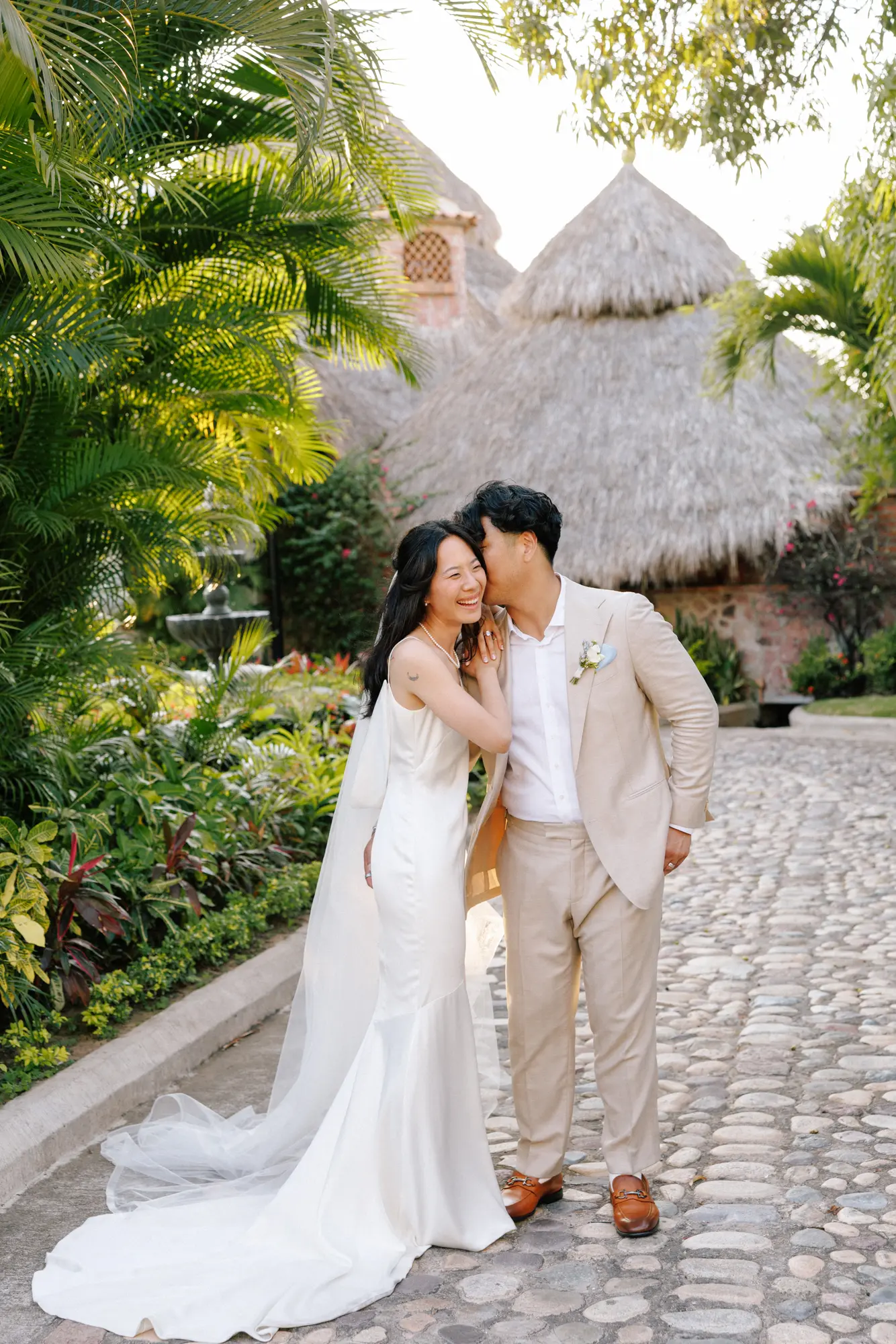 Grand Miramar Puerto Vallarta wedding — photo 44 by Evgenia Kostiaeva